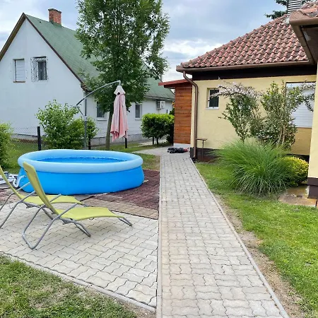 Agnes Nyaralohaz Ferienhaus *